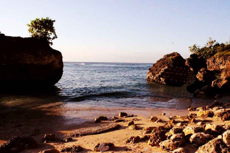 pantai padang padang bali